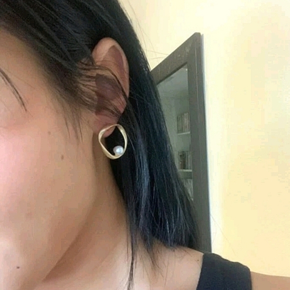 Gold hoop Pearl stud earrings abstract minimalist dainty cocktail party 💖2/$30 - Picture 3 of 11